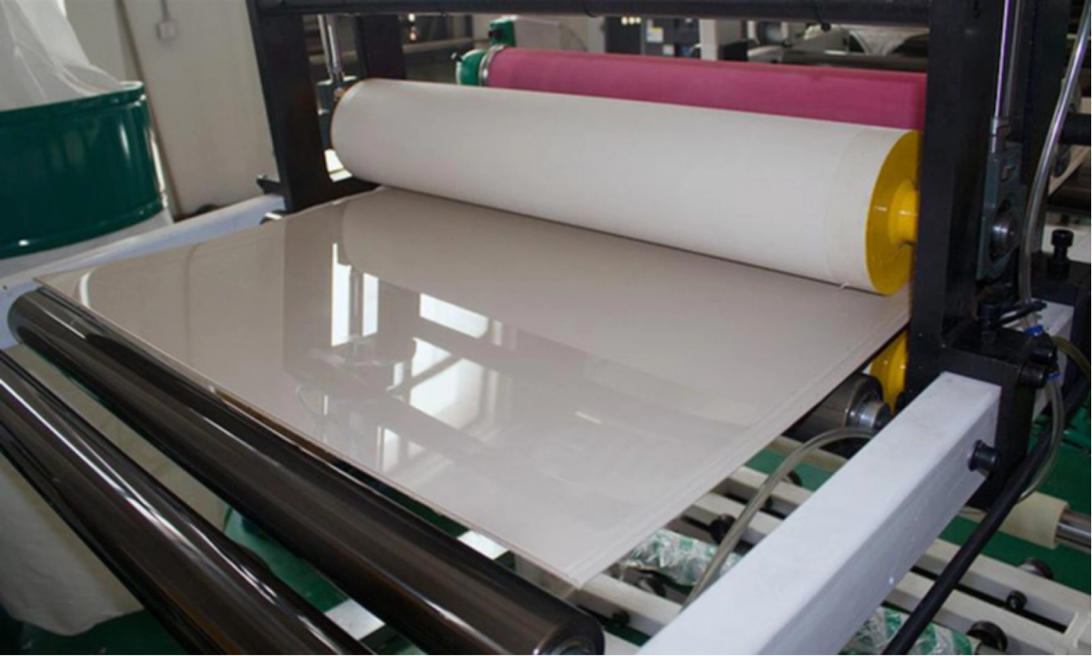 Continuous engineering plastic profile extrusion line